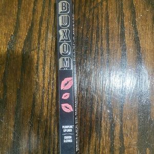 Buxom Lip Liner